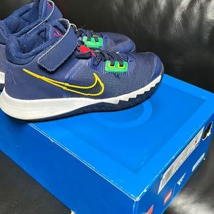 Nike Kyrie, IrvingS  size 2 kids